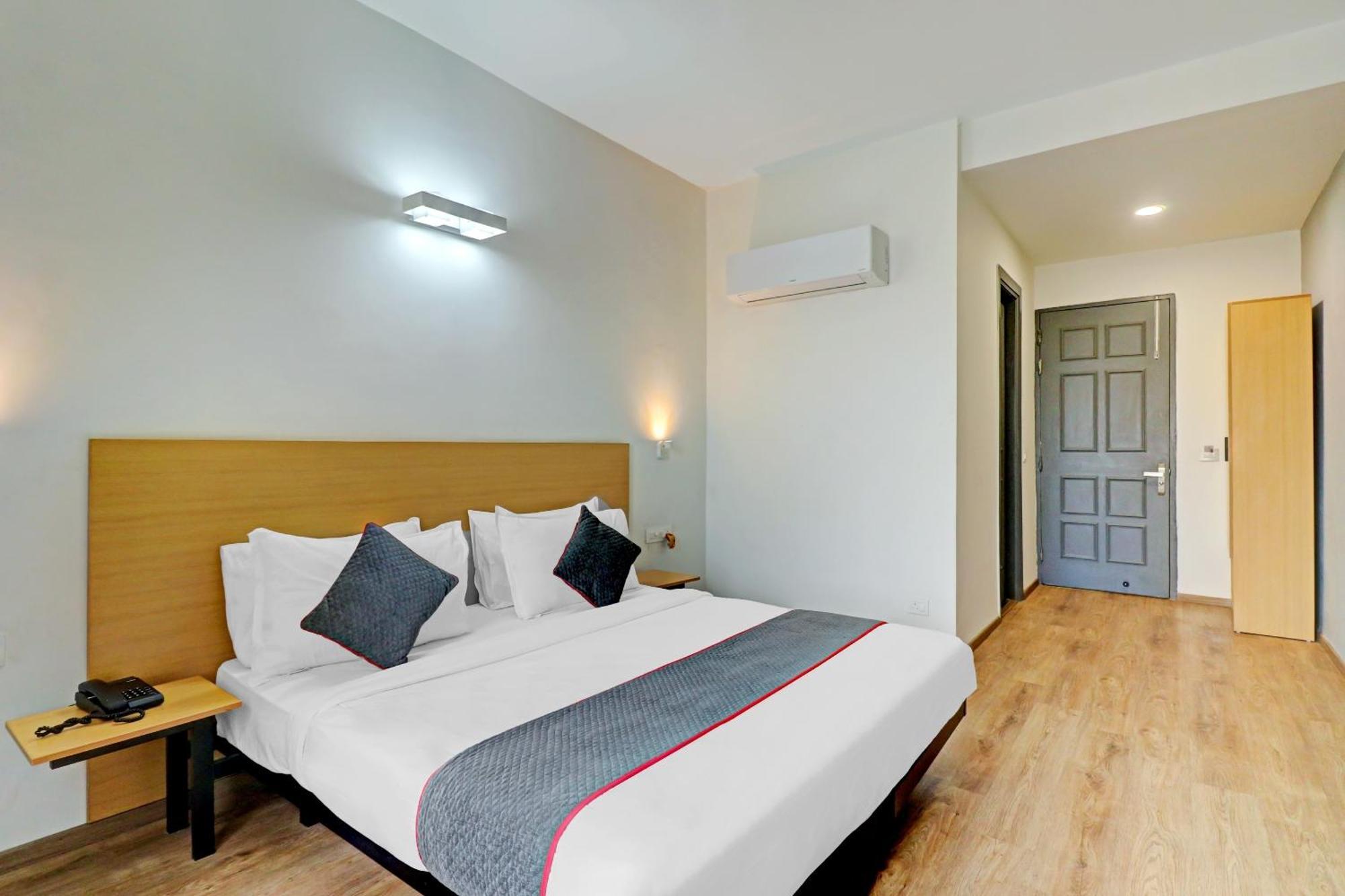 Townhouse Sector 30 Near Botanic Garden Of Indian Republic Otel Noida Dış mekan fotoğraf