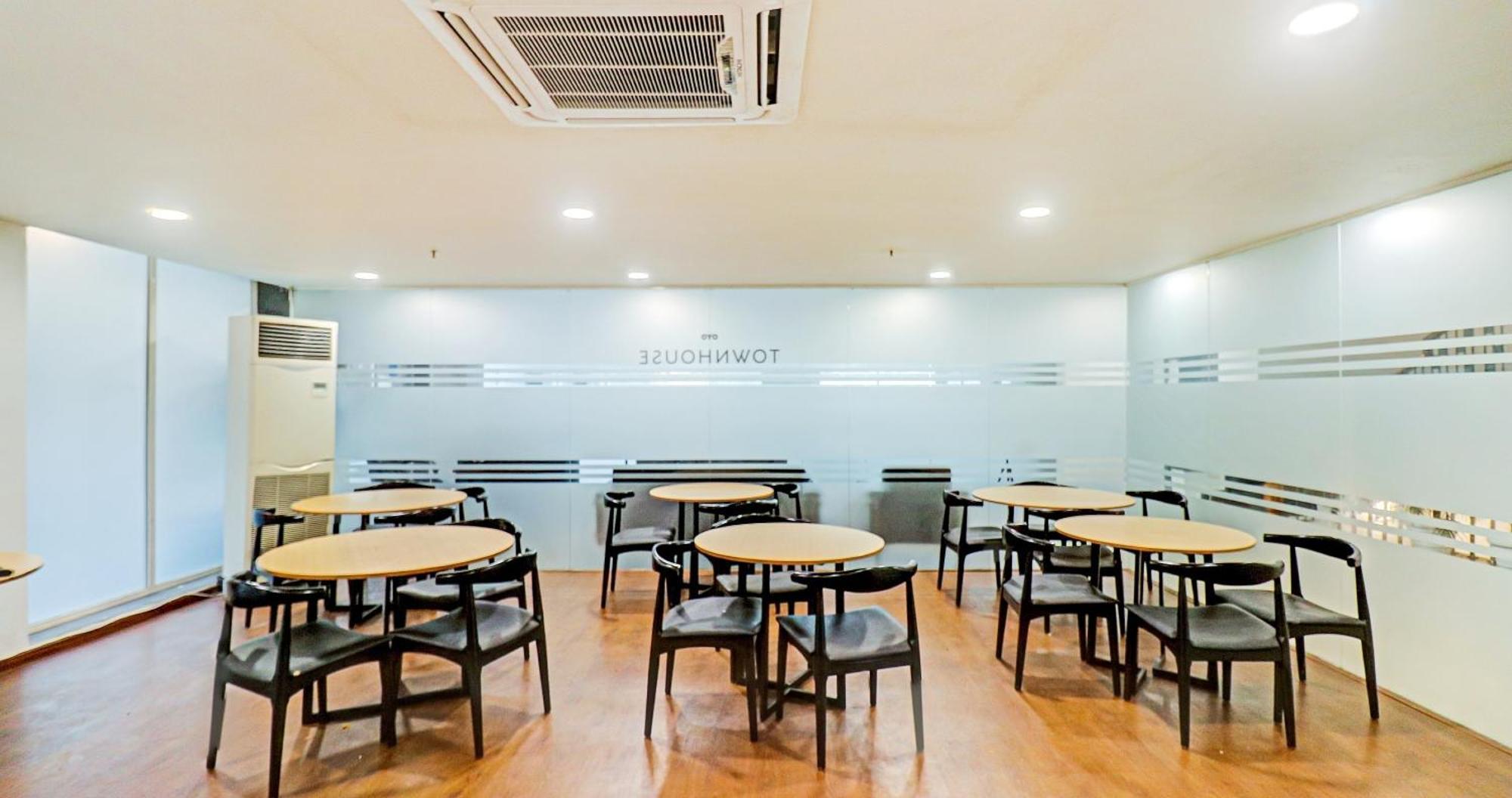 Townhouse Sector 30 Near Botanic Garden Of Indian Republic Otel Noida Dış mekan fotoğraf