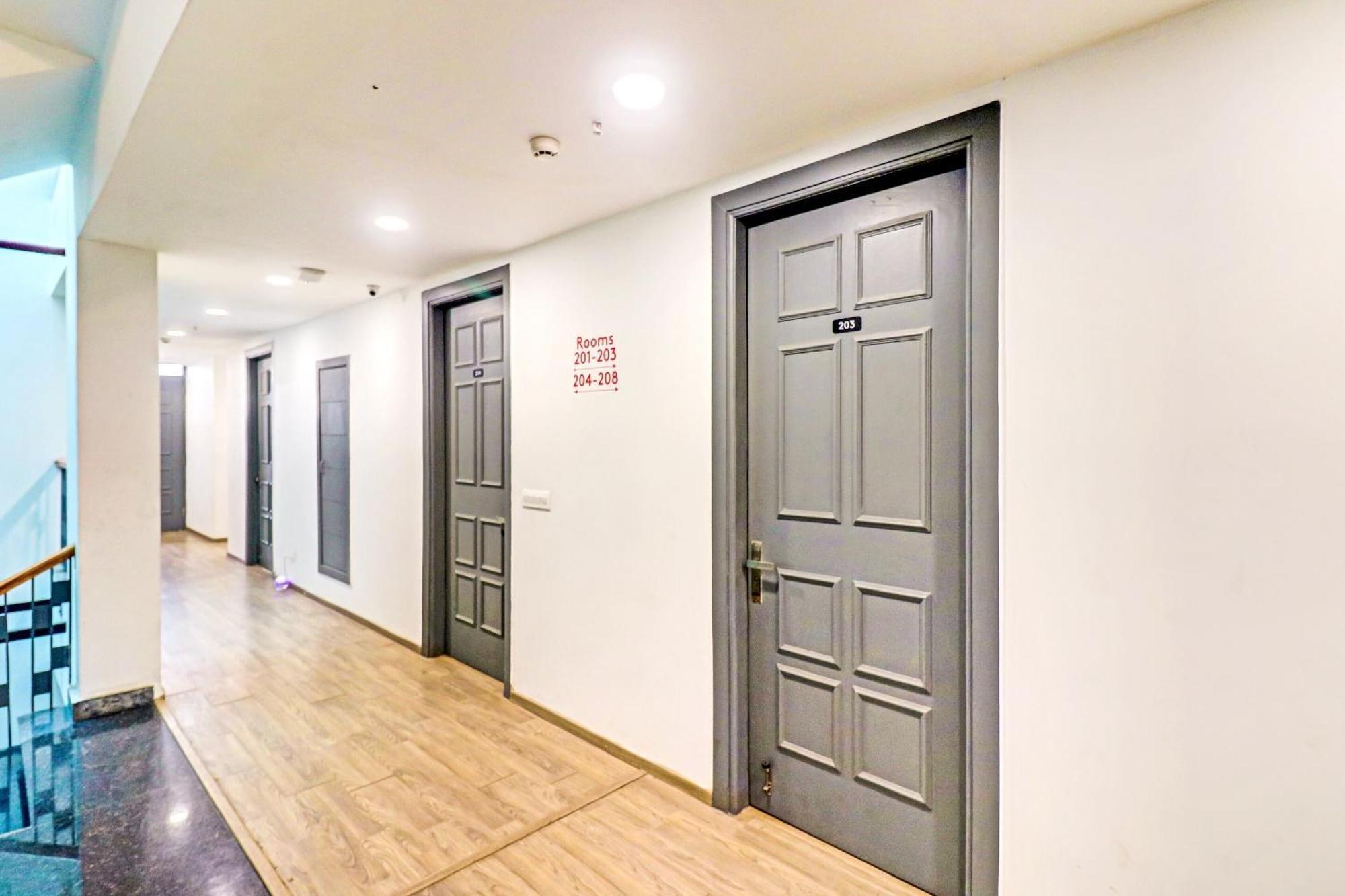Townhouse Sector 30 Near Botanic Garden Of Indian Republic Otel Noida Dış mekan fotoğraf